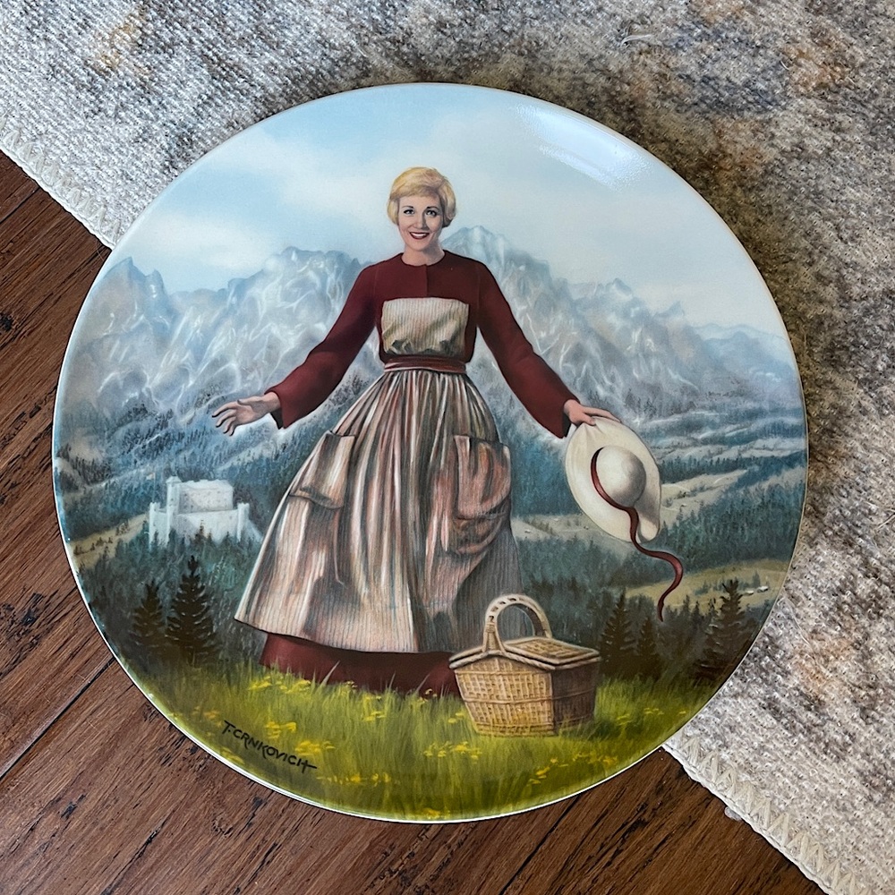 1986 Knowles Sound of Music collectors plate, first plate in the series